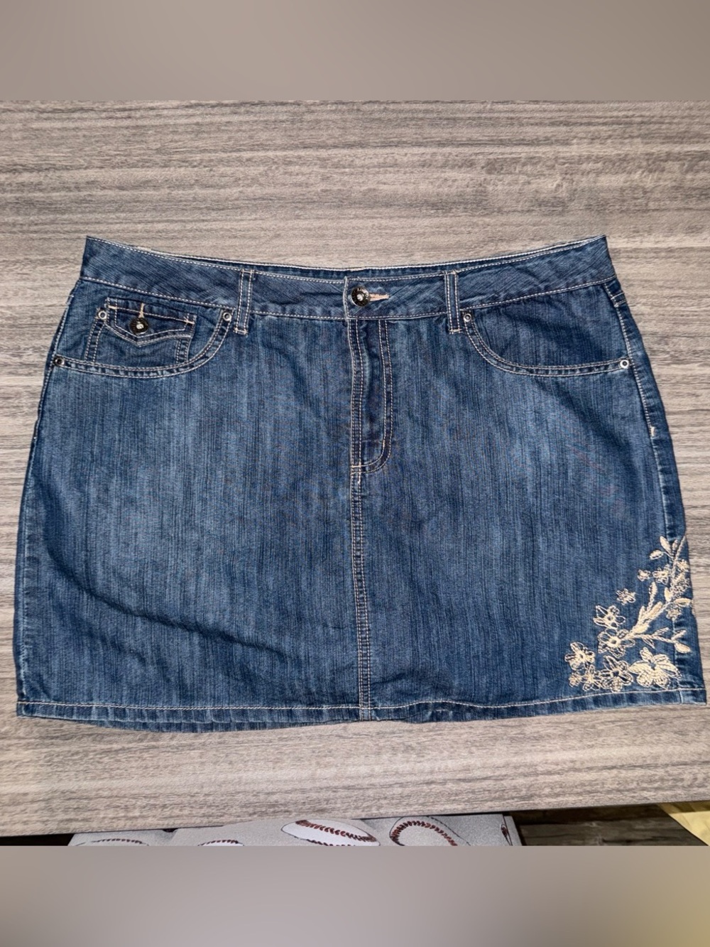 Y2K Faded Glory Denim Mini Skort with Embroidered Floral Accent - Blue